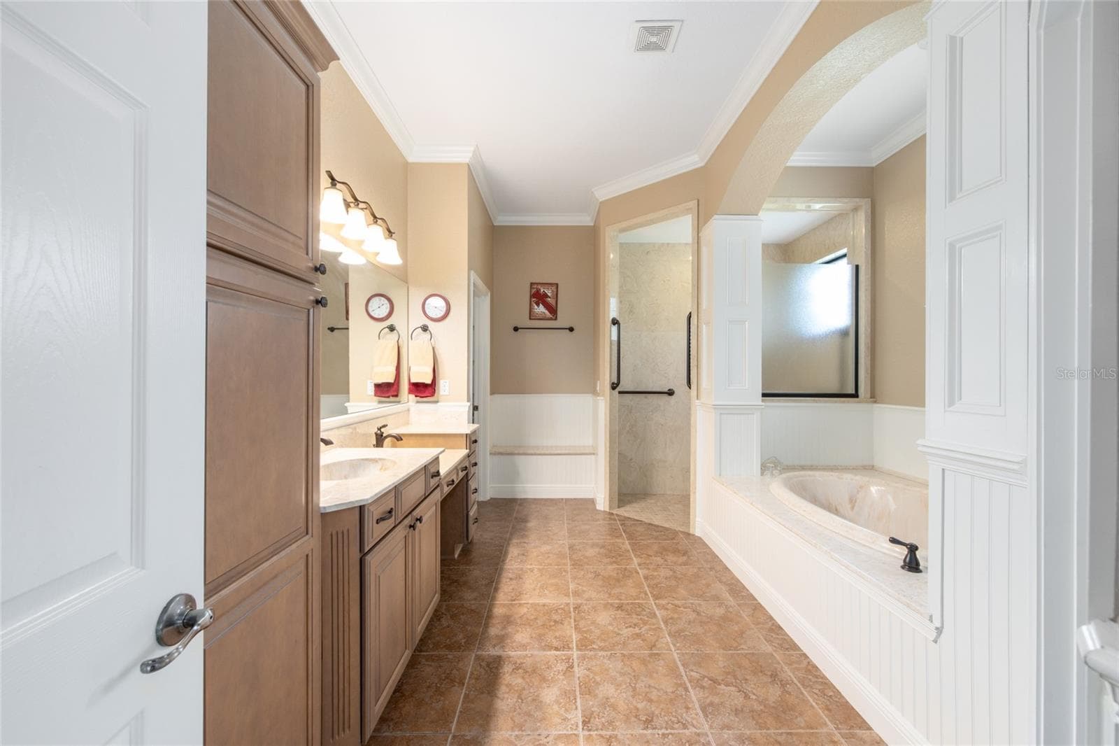 En Suite - 3 HIALEAH DR, OCALA