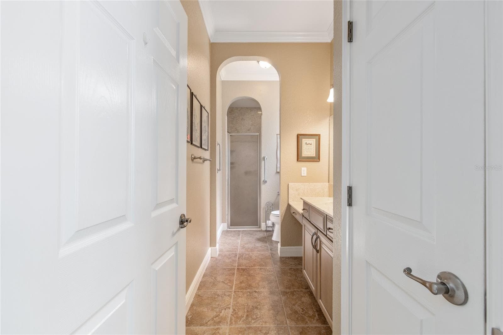 and en suite - 3 HIALEAH DR, OCALA