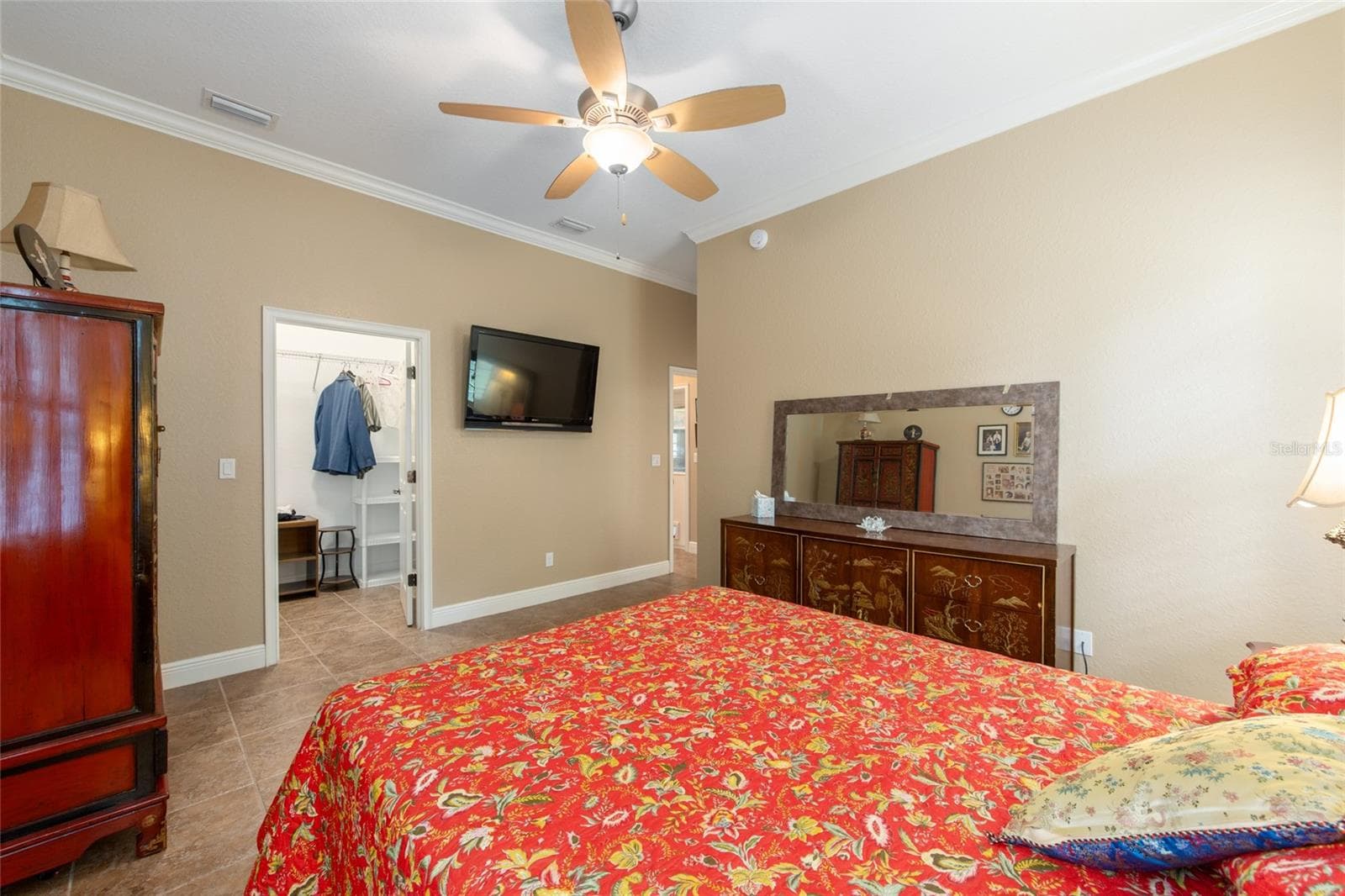walk in closet - 3 HIALEAH DR, OCALA