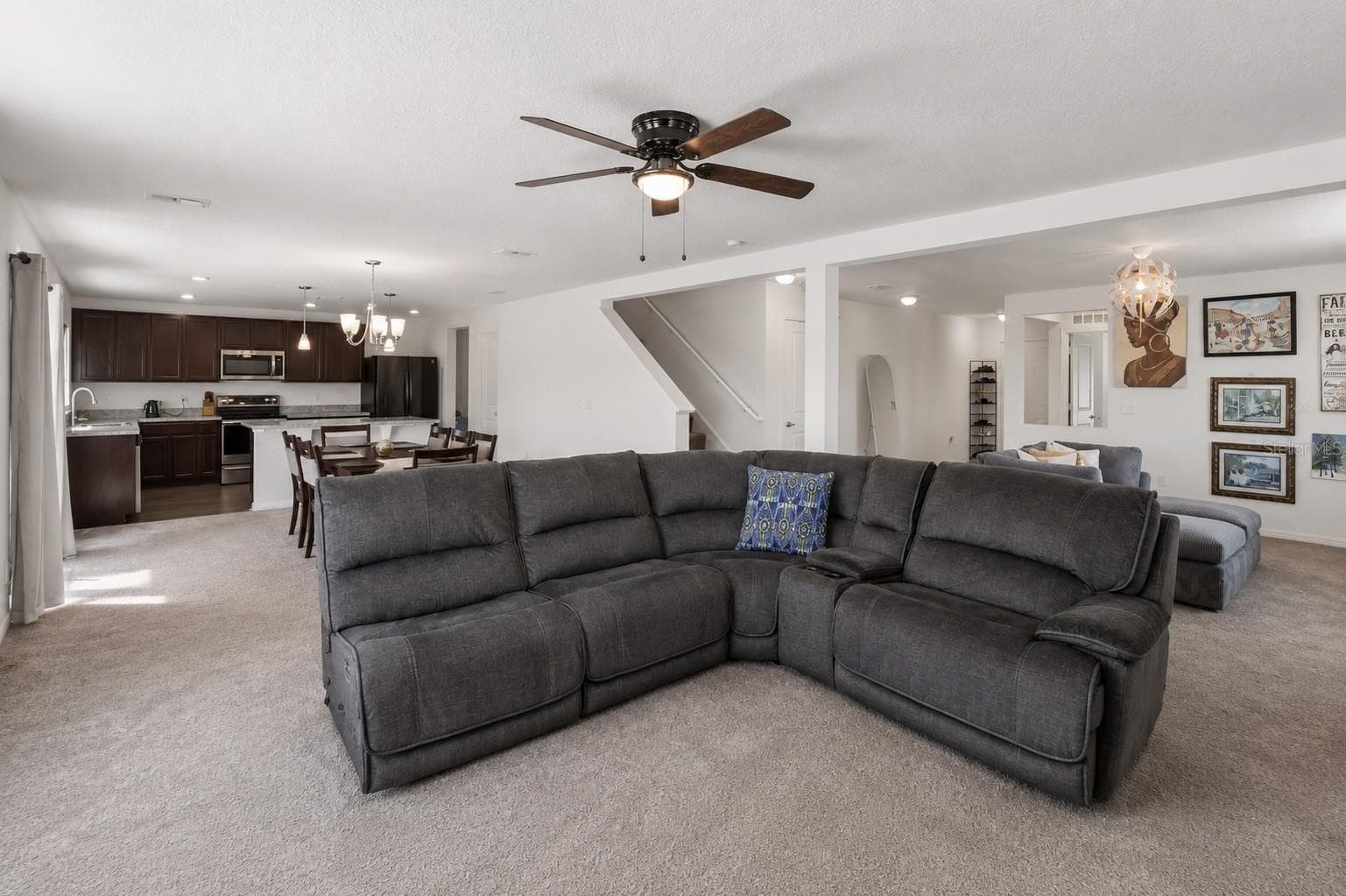 Flexible family space. - 2082 FICUS ST, MASCOTTE