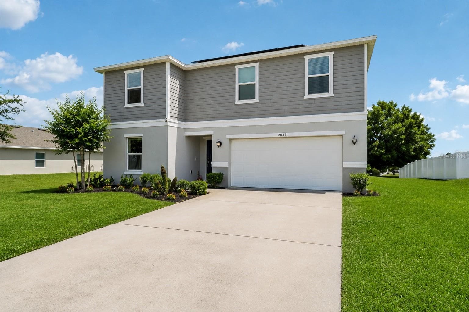 **WELCOME HOME** - 2082 FICUS ST, MASCOTTE