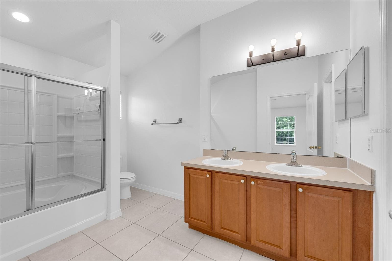 Townhouse at 870 ASHWORTH OVERLOOK DR #A, APOPKA, photo 25 of 37