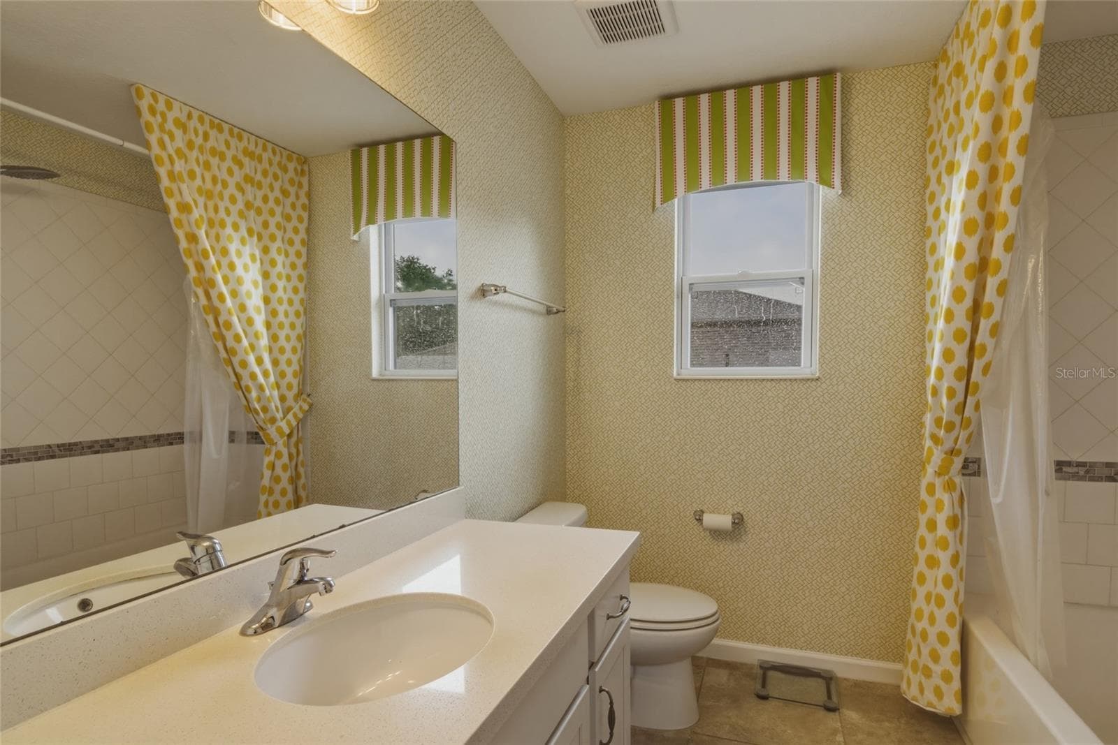 Bathroom 2nd Floor - 16742 ABBEY HILL CT, CLERMONT