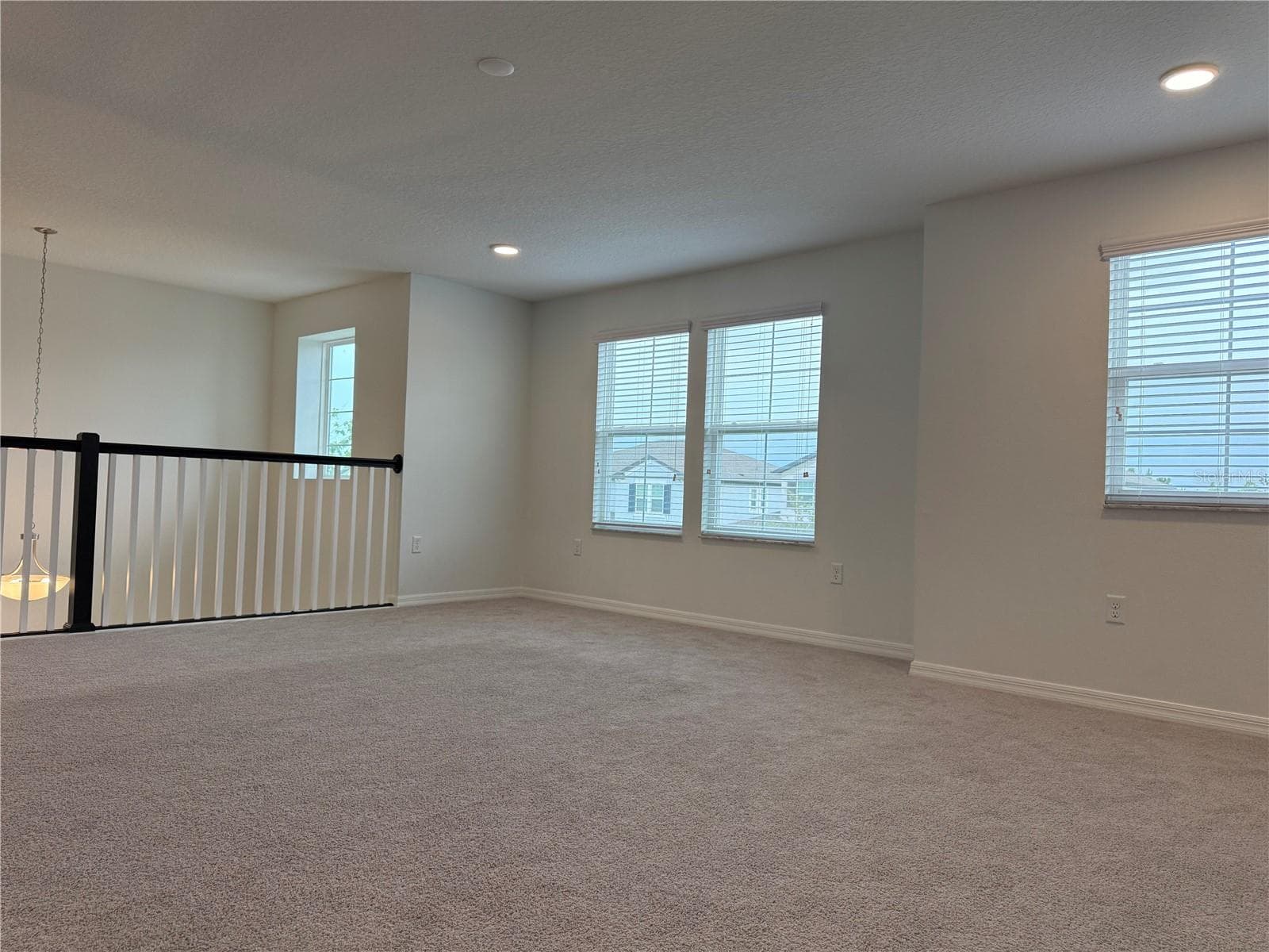 Single Family Residence at 33263 SYCAMORE LEAF DR, WESLEY CHAPEL, photo 35 of 52