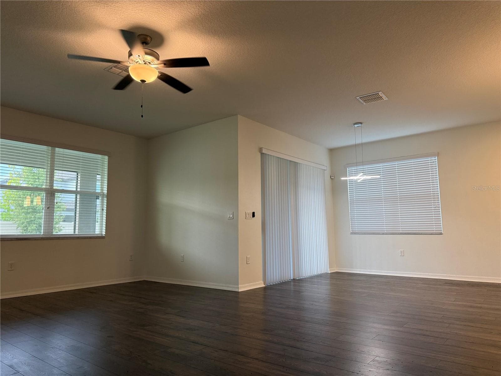 Single Family Residence at 33263 SYCAMORE LEAF DR, WESLEY CHAPEL, photo 39 of 52