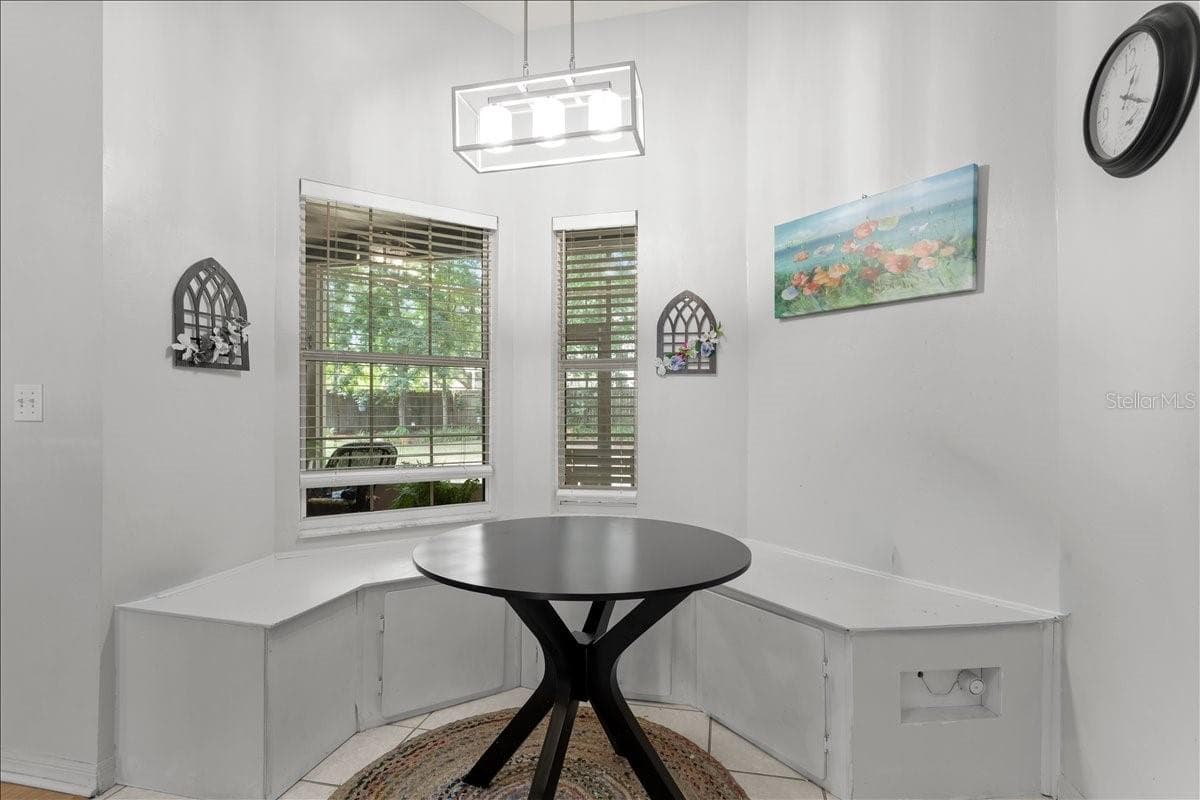 Breakfast Nook - 5514 NW 78TH LN, GAINESVILLE
