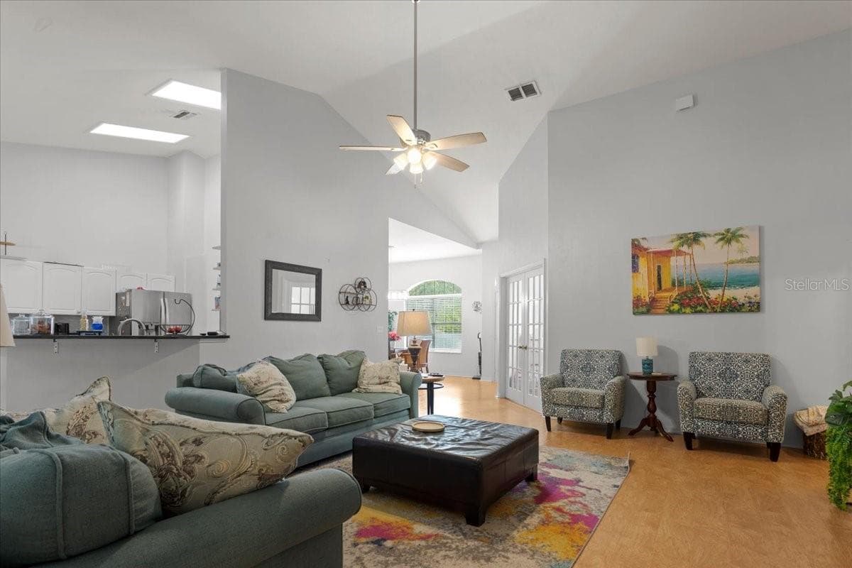 Living room - 5514 NW 78TH LN, GAINESVILLE