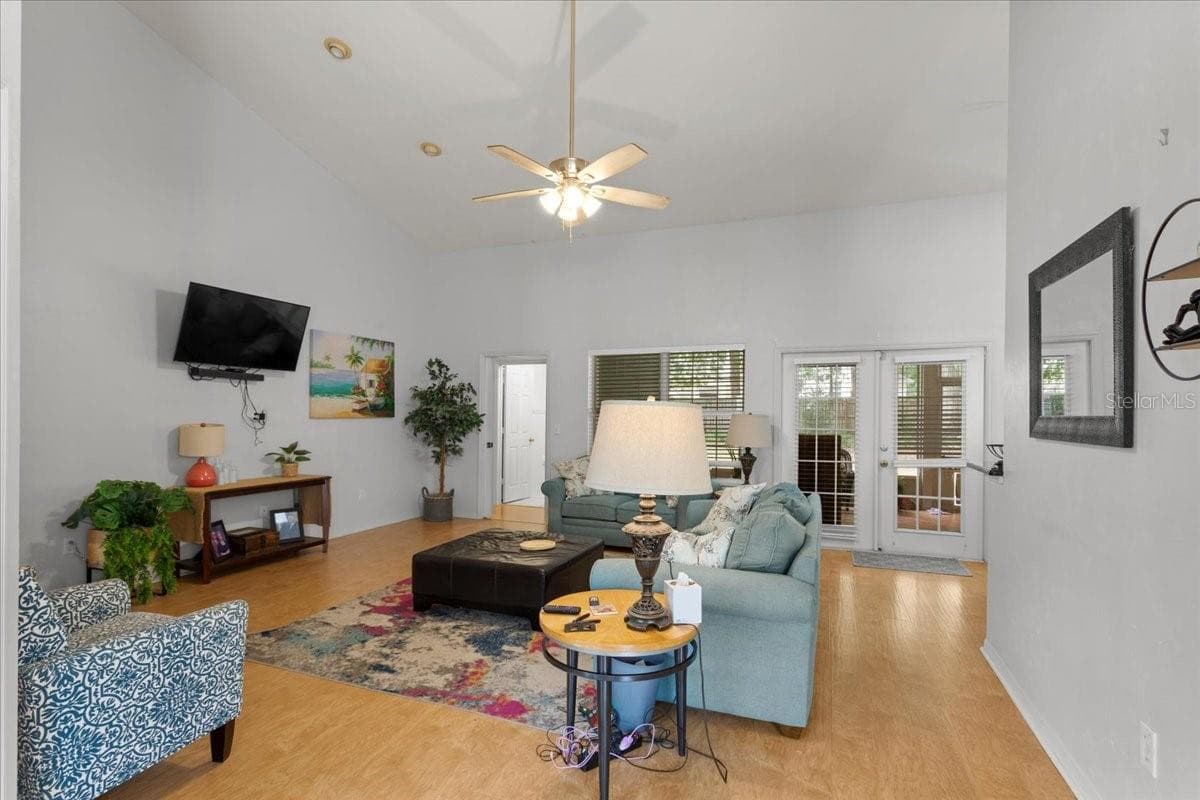 Living room - 5514 NW 78TH LN, GAINESVILLE