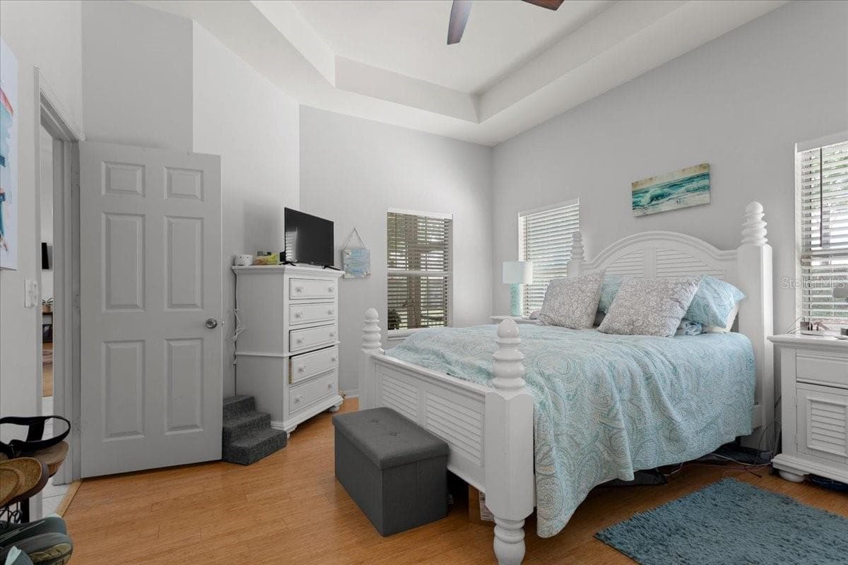Primary bedroom - 5514 NW 78TH LN, GAINESVILLE