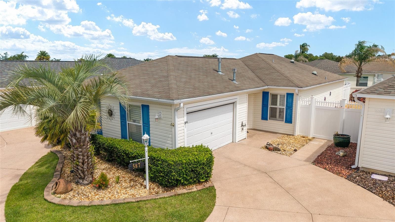 Villa at 587 AUDREY LN, THE VILLAGES, photo 2 of 48