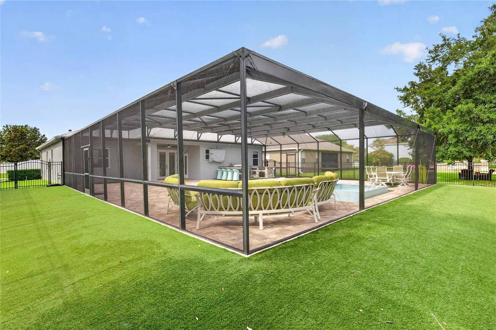 This soft turf is on 3-sides - perfect for lawn games or the 4-legged friends ~ - 5006 RISHLEY RUN WAY, MOUNT DORA