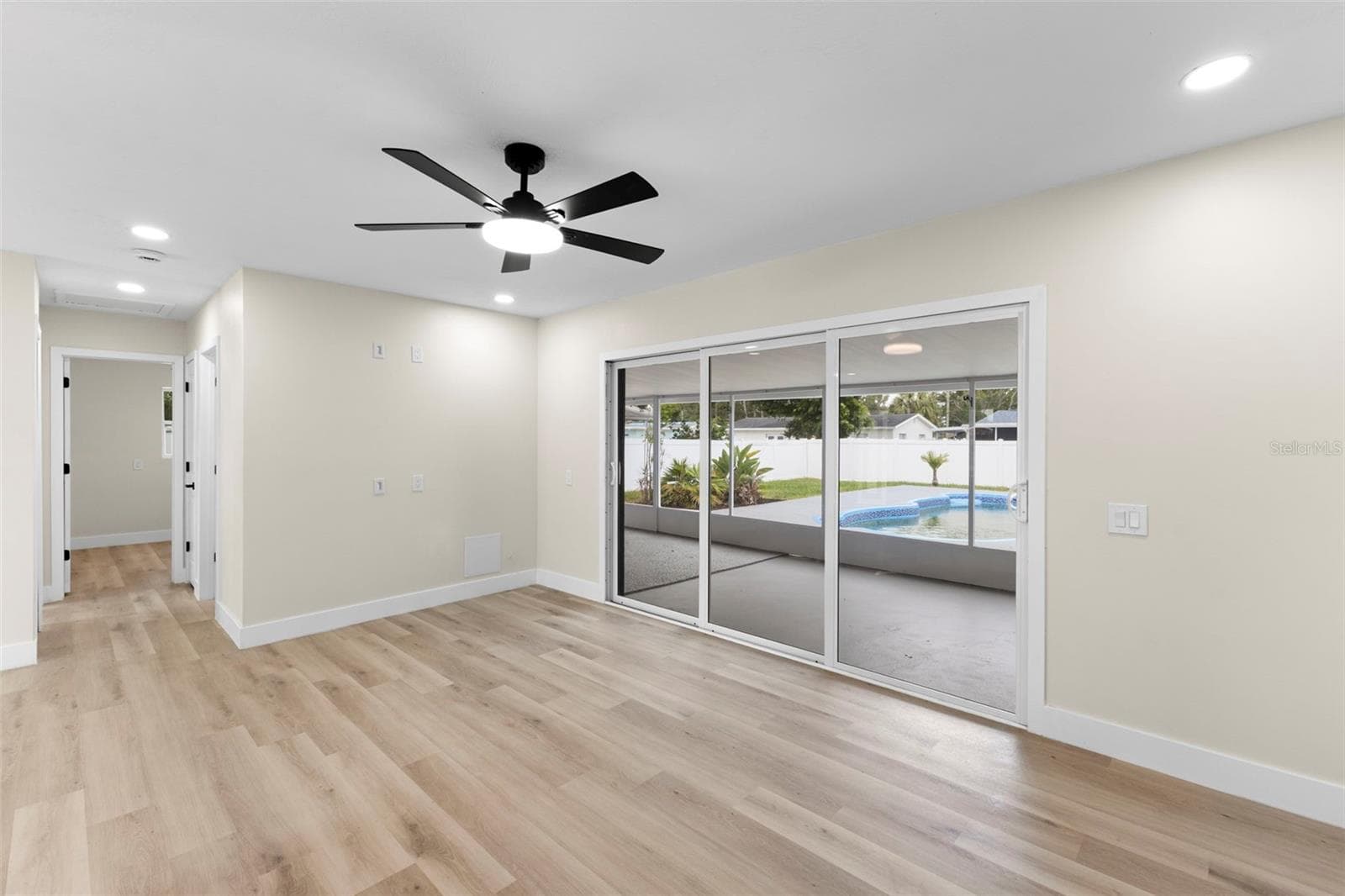 Single Family Residence at 4430 CARSON ST NE, ST PETERSBURG, photo 13 of 43