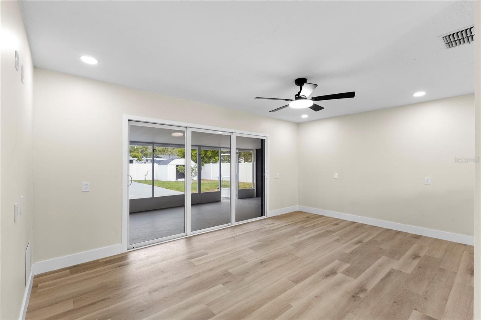Single Family Residence at 4430 CARSON ST NE, ST PETERSBURG, photo 14 of 43