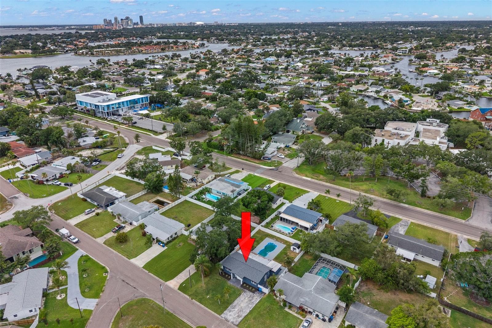 Located in close proximity to Downtown St. Petersburg! - 4430 CARSON ST NE, ST PETERSBURG