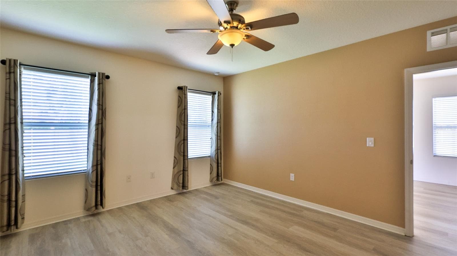 Single Family Residence at 346 ADMIRALTY CT, EDGEWATER, photo 21 of 35