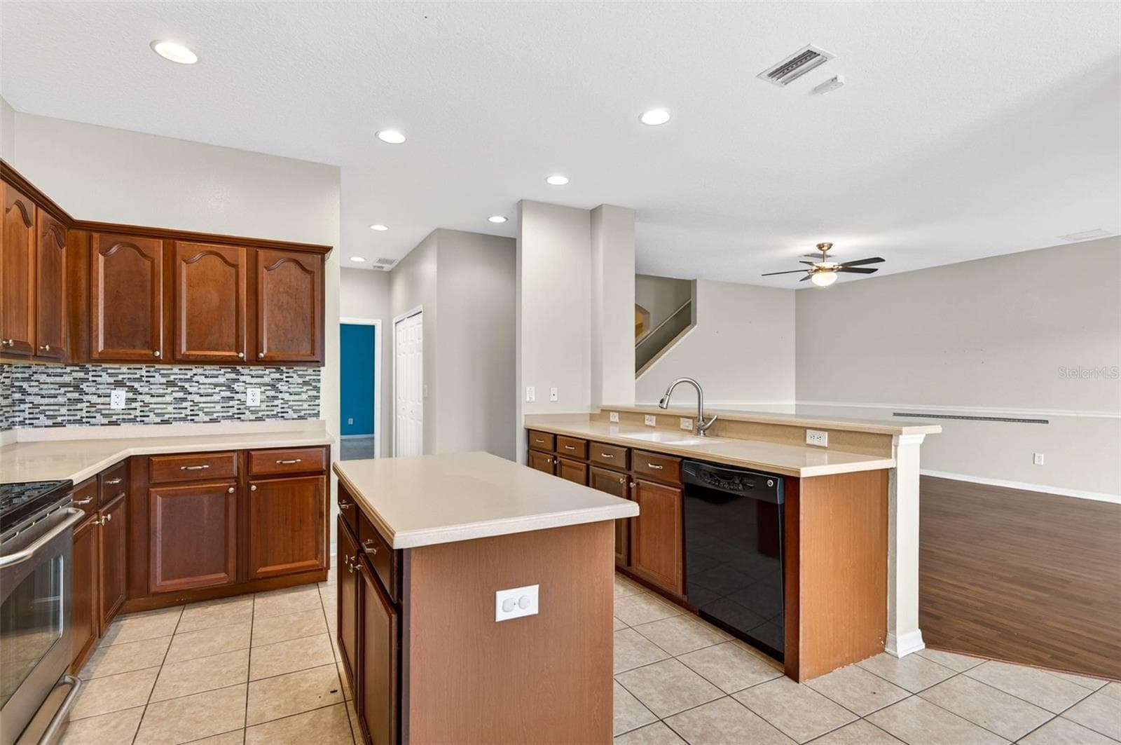 Kitchen - 612 MARION HILL LN, RUSKIN
