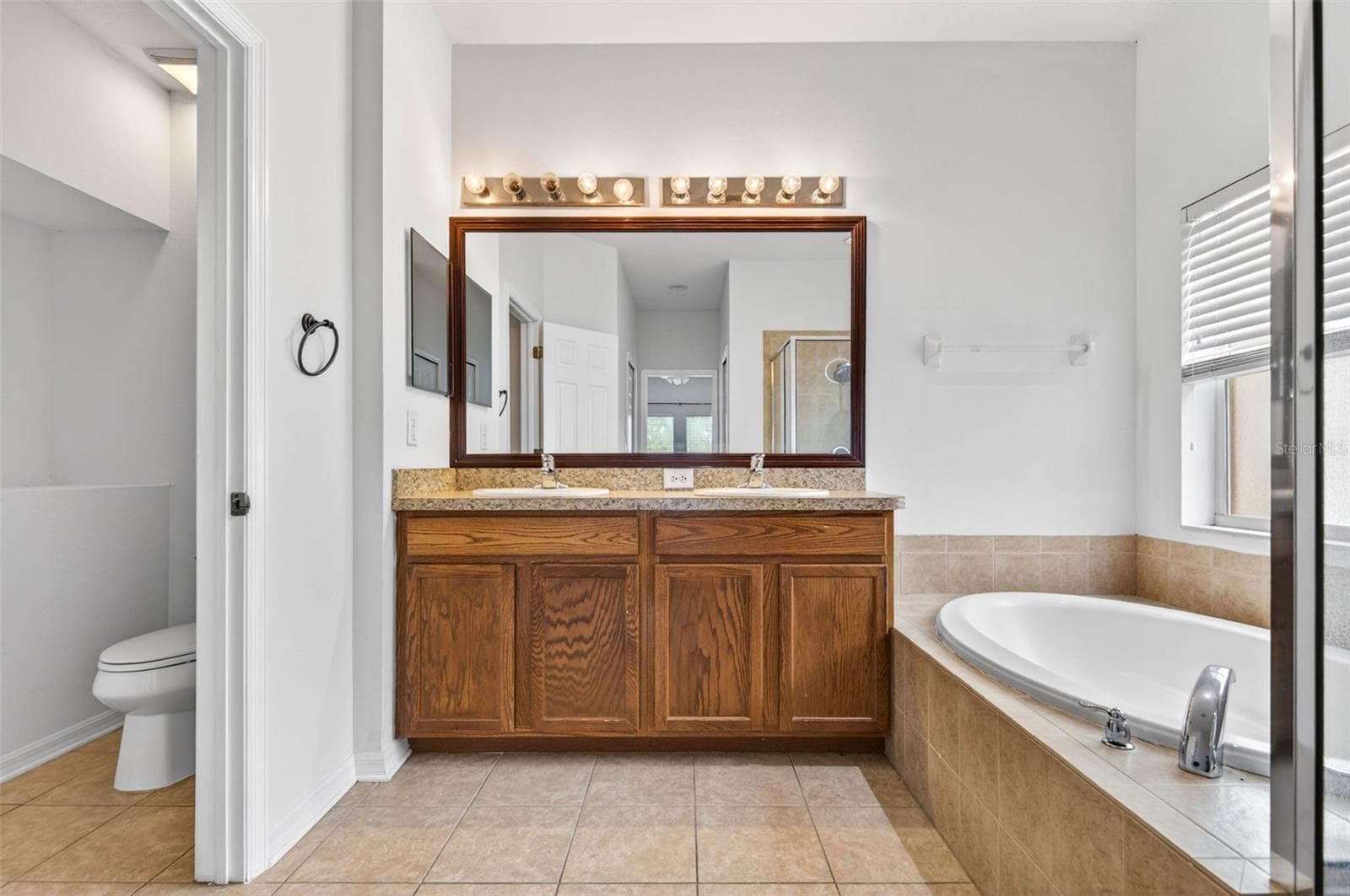 Primary Bathroom - 612 MARION HILL LN, RUSKIN