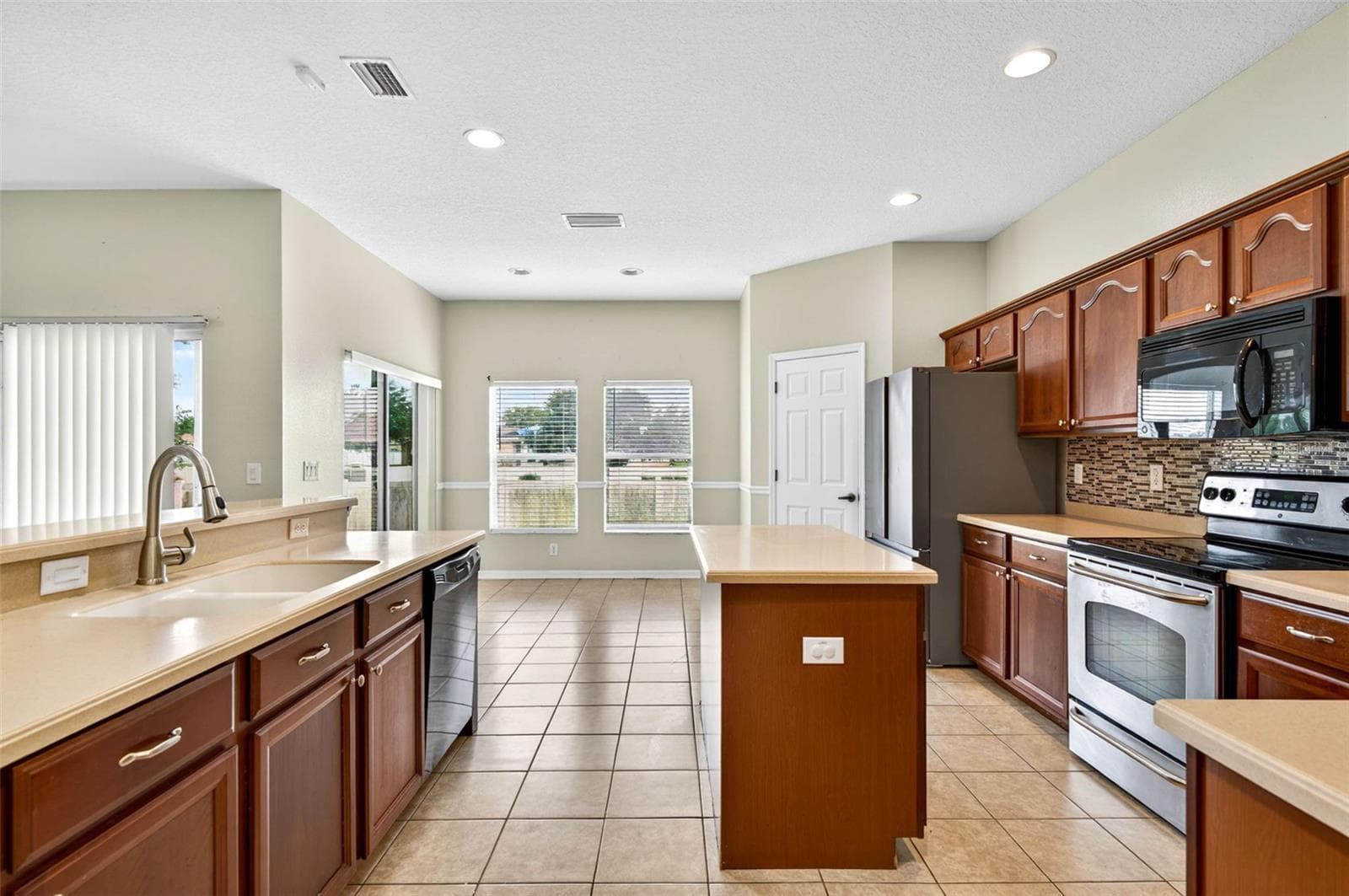 Single Family Residence at 612 MARION HILL LN, RUSKIN, photo 42 of 53
