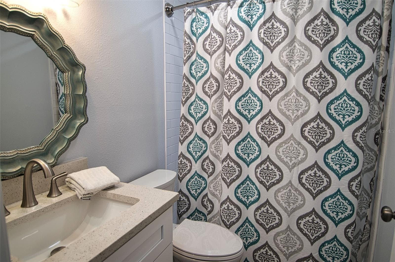 Full bath #2 with tub/shower combination, - 6420 BOATYARD DR, HUDSON
