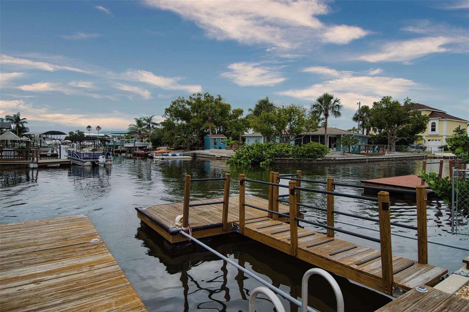 Private floating dock. - 6420 BOATYARD DR, HUDSON