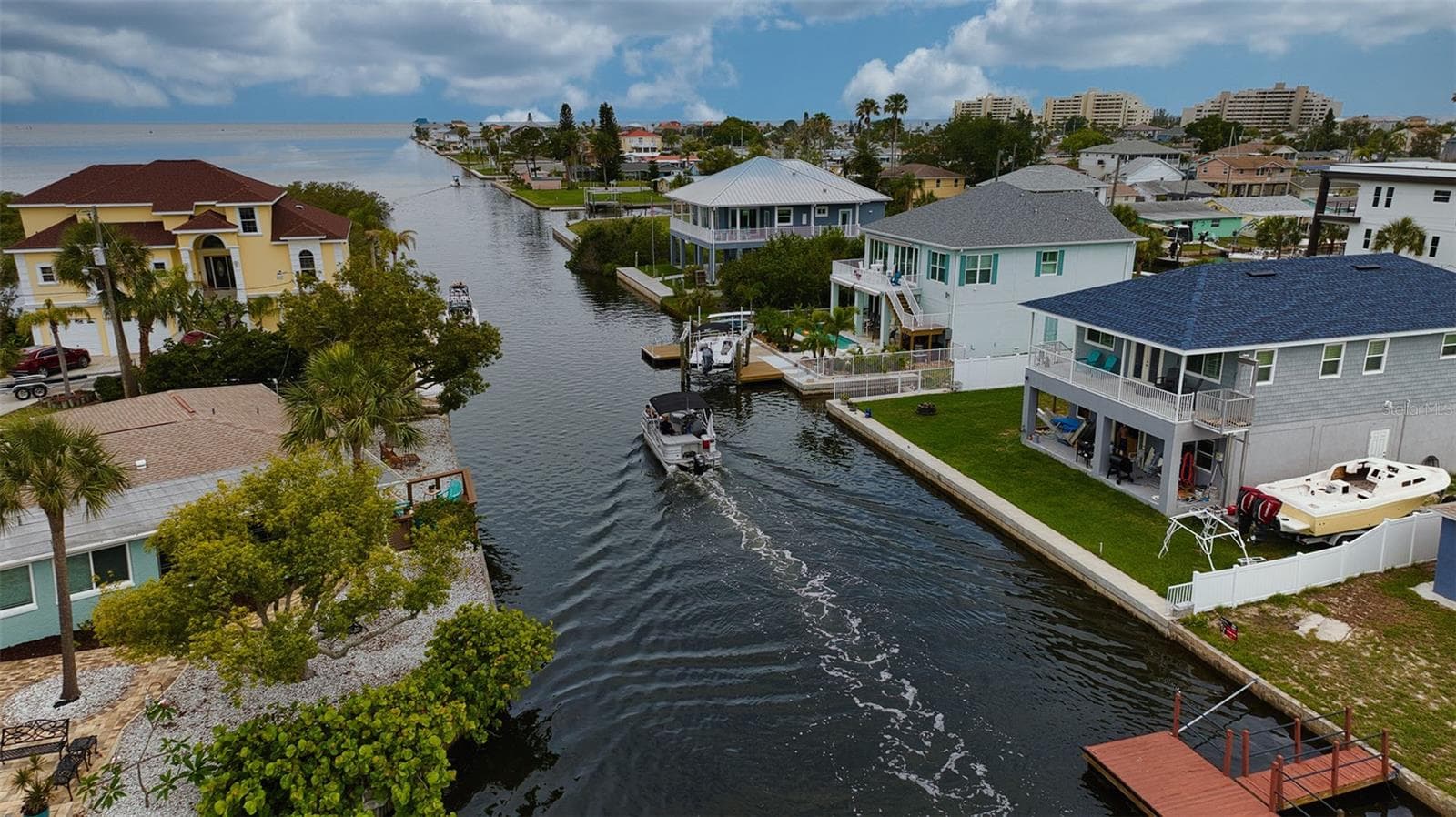 Just a short hop, skip and jump to open Gulf of America waters from your backyard. - 6420 BOATYARD DR, HUDSON