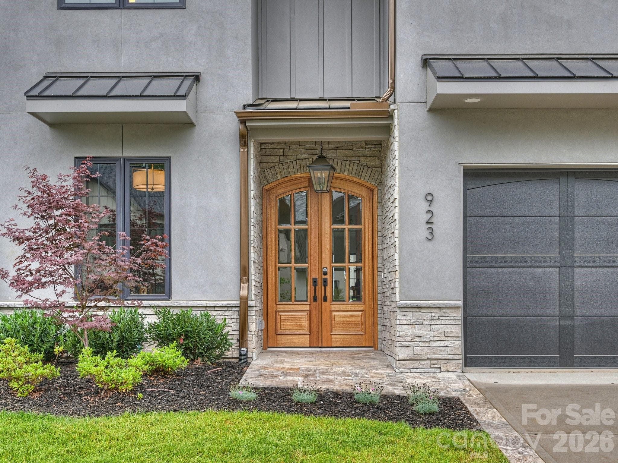 Single Family Residence at 923 Laurel Creek Lane, Charlotte, photo 2 of 42