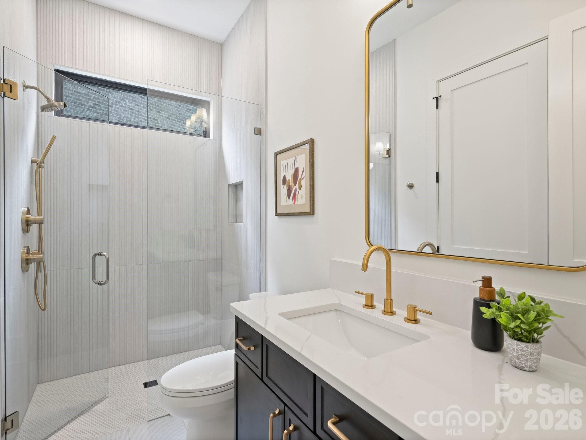 Main level full bath - 923 Laurel Creek Lane, Charlotte