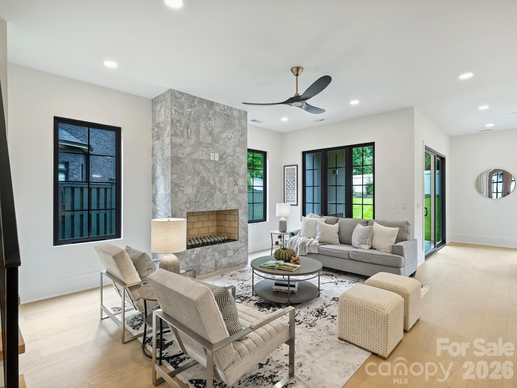 Single Family Residence at 923 Laurel Creek Lane, Charlotte, photo 6 of 42