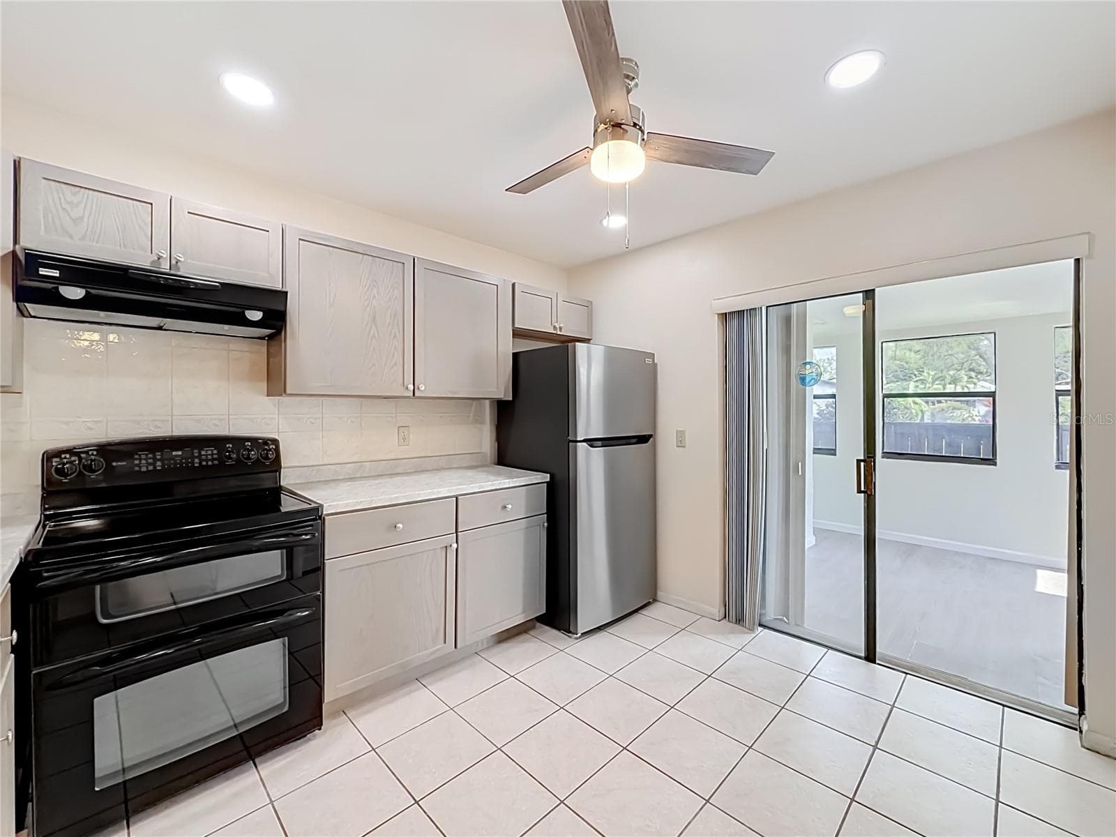 Villa at 55 SEMINOLE DR, ROYAL PALM BEACH, photo 4 of 45
