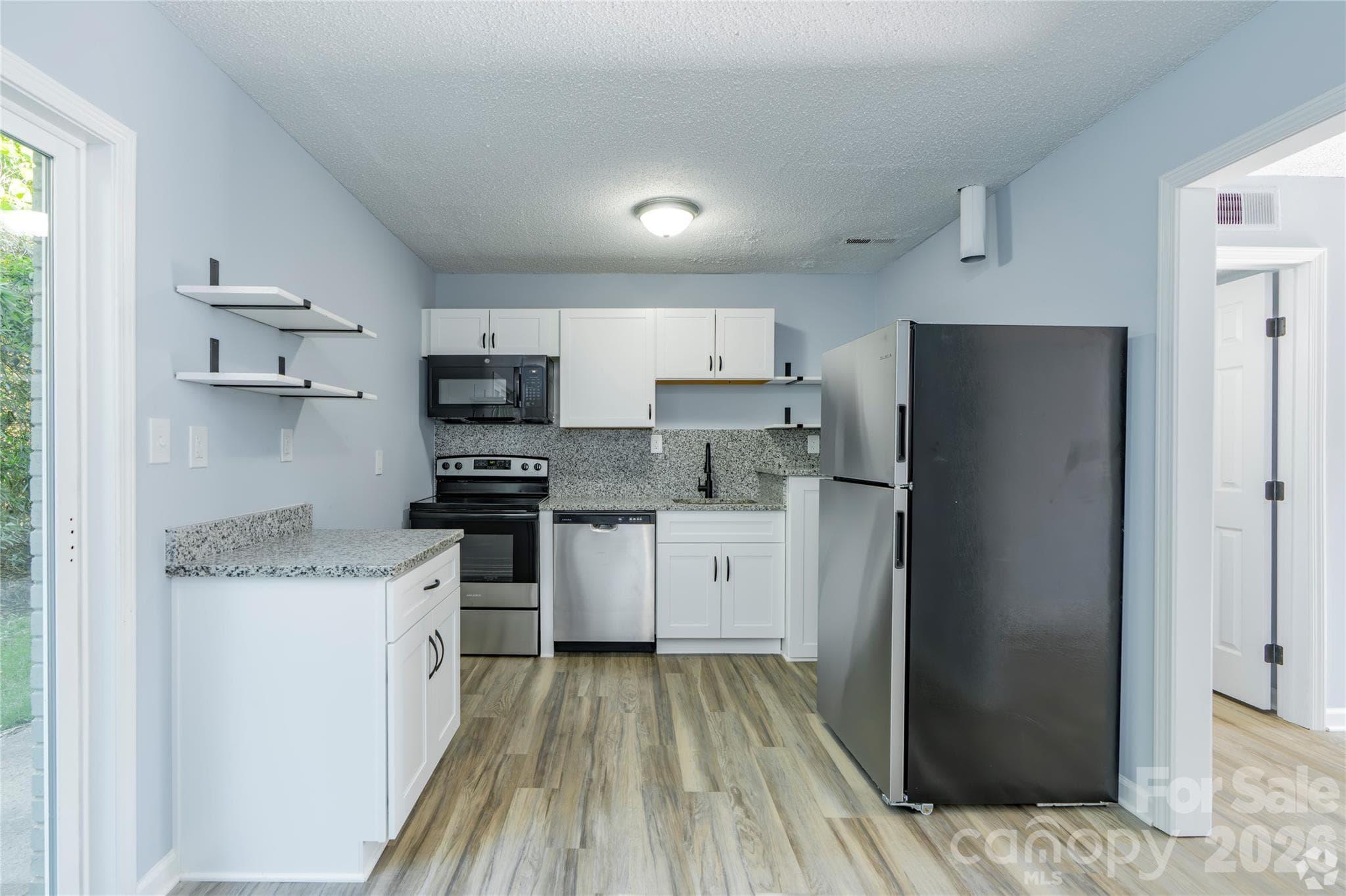 Apartment at Mount Holly, photo 5 of 16