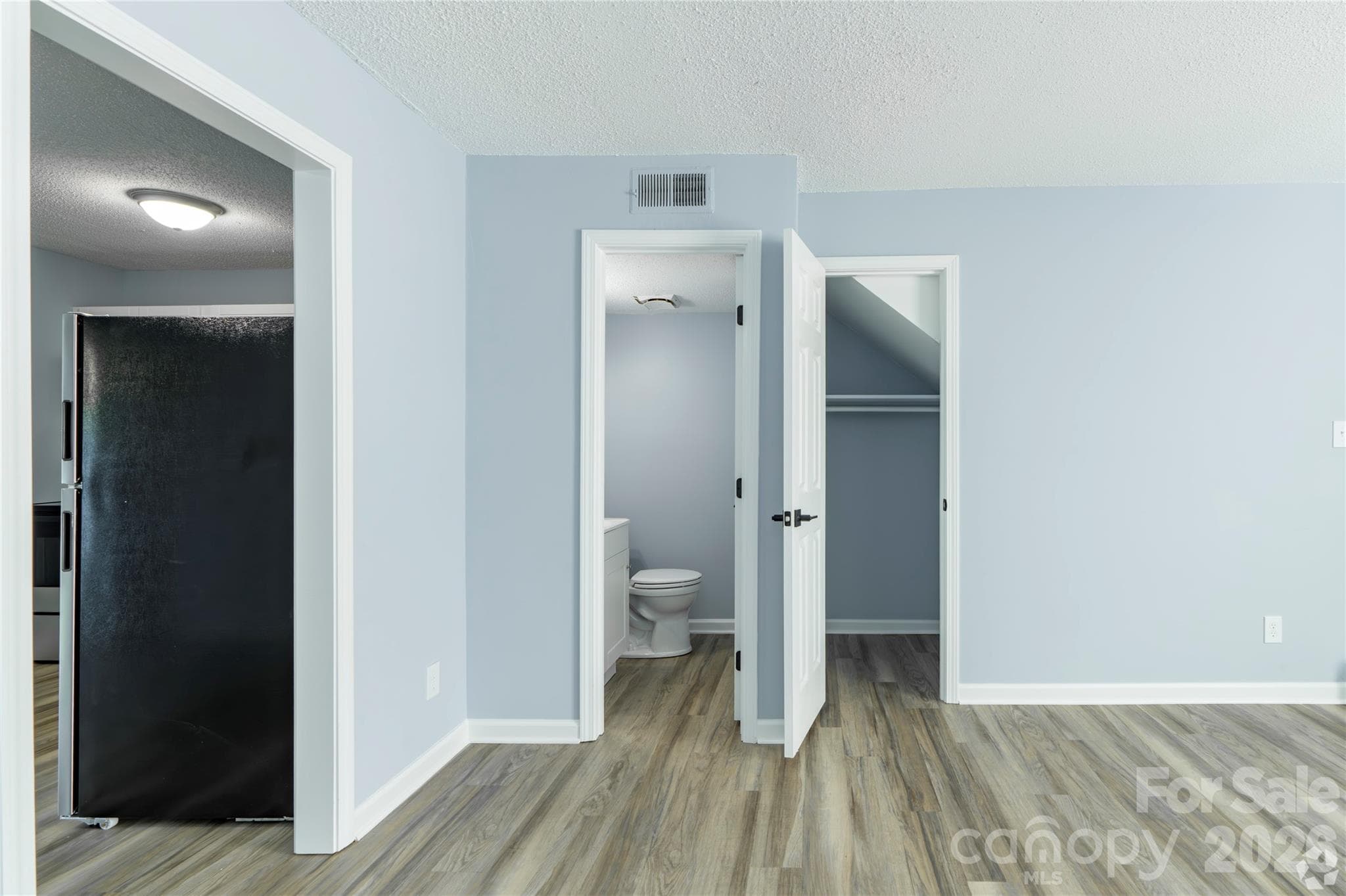 Apartment at Mount Holly, photo 8 of 16