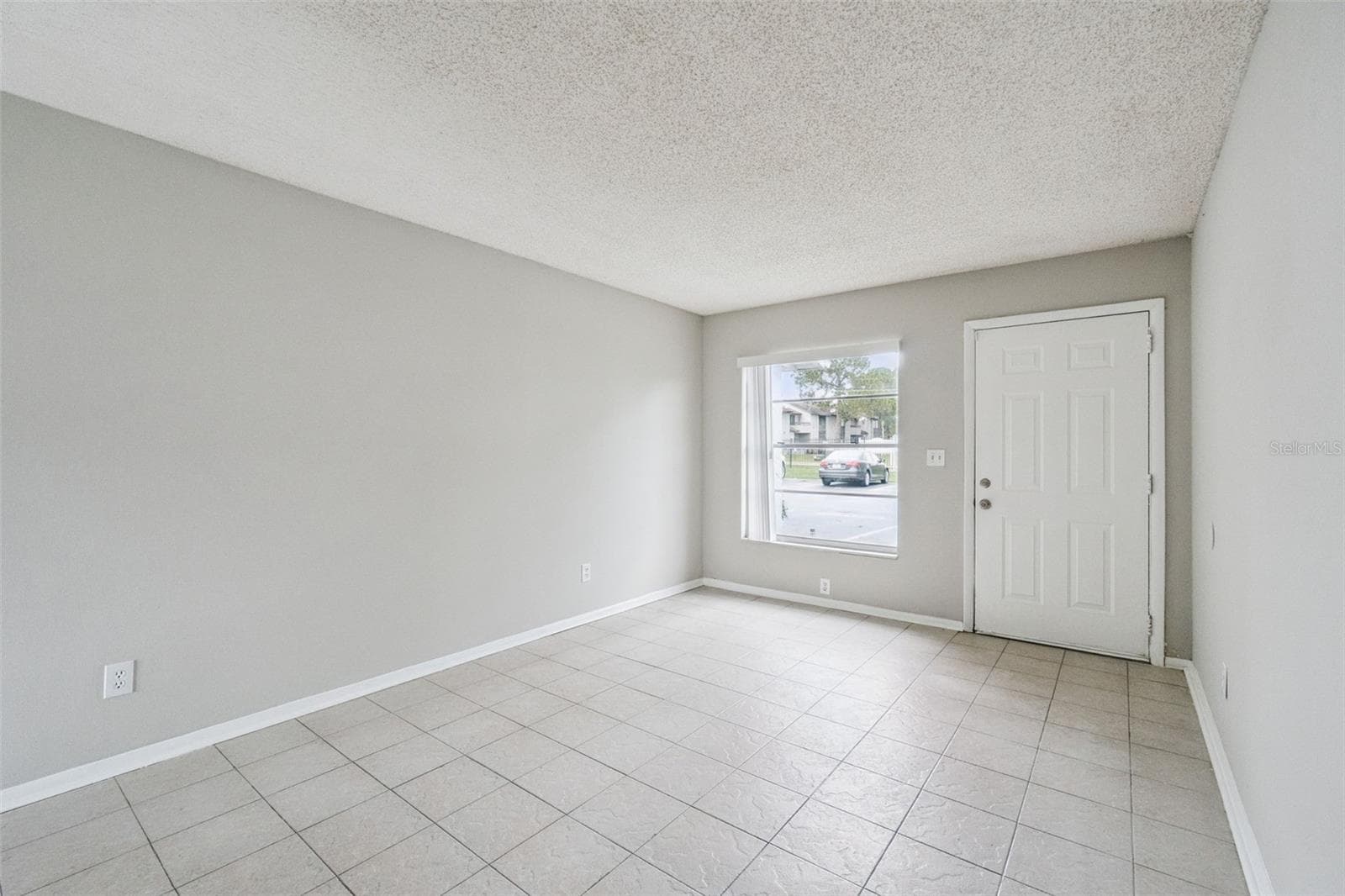 Townhouse at 2 LAKE VILLA WAY, KISSIMMEE, photo 2 of 27
