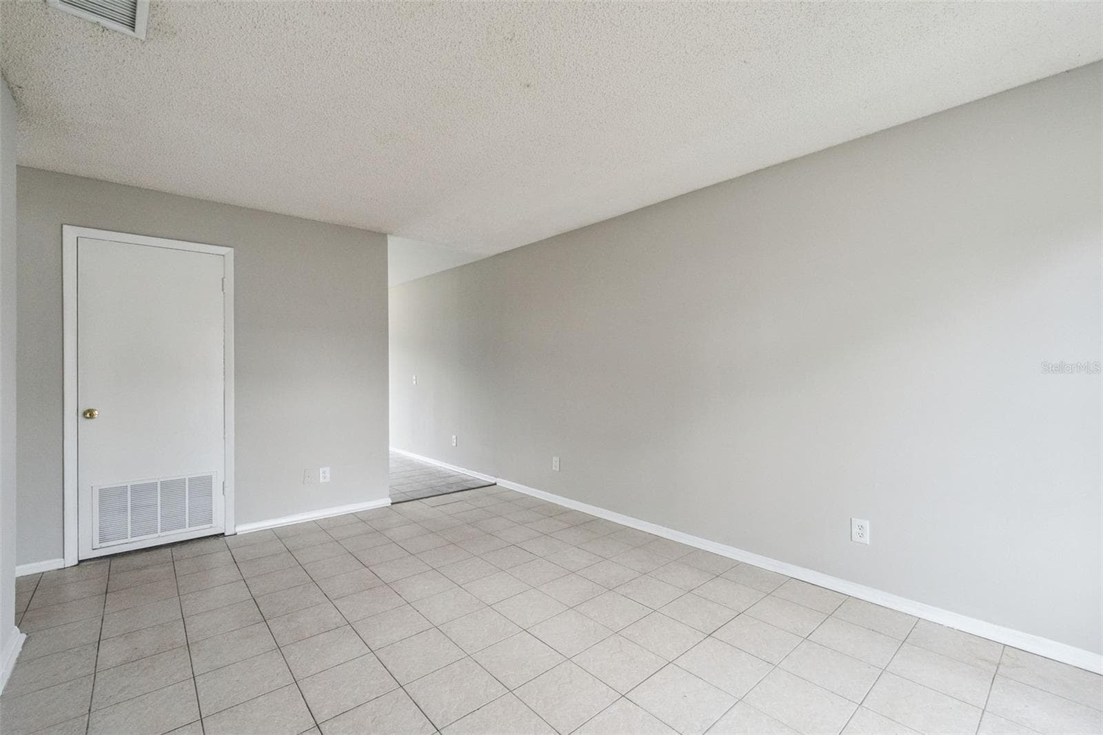 Townhouse at 2 LAKE VILLA WAY, KISSIMMEE, photo 5 of 27