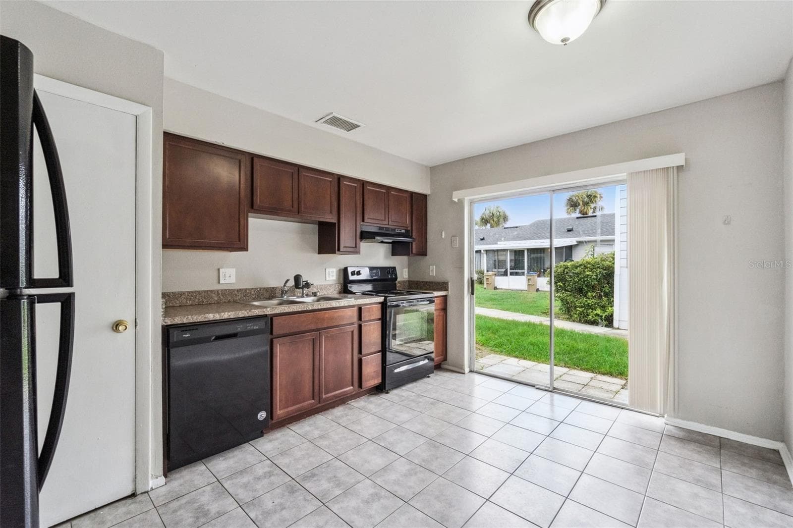 Townhouse at 2 LAKE VILLA WAY, KISSIMMEE, photo 6 of 27
