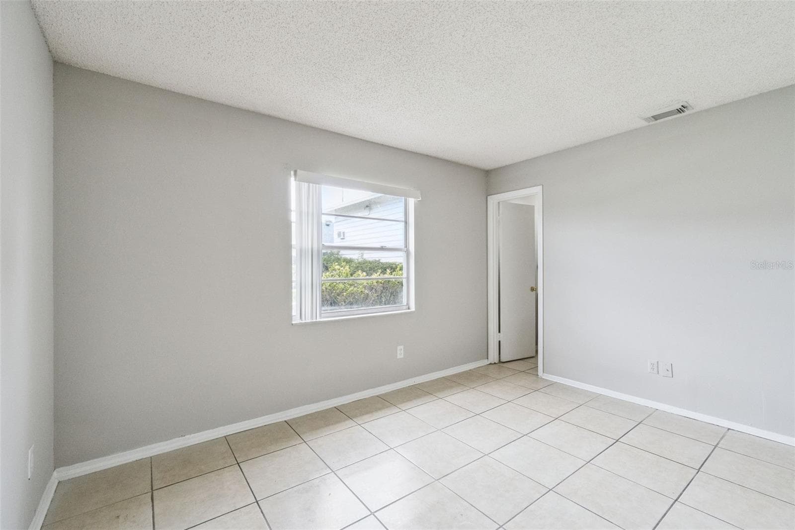 Townhouse at 2 LAKE VILLA WAY, KISSIMMEE, photo 11 of 27
