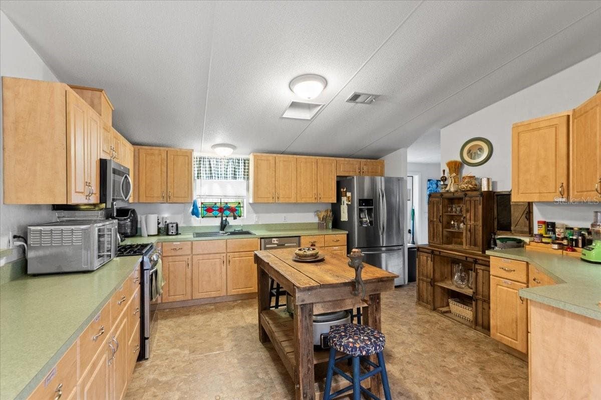 Manufactured Home at 7220 NE 24TH LOOP, HIGH SPRINGS, photo 8 of 38