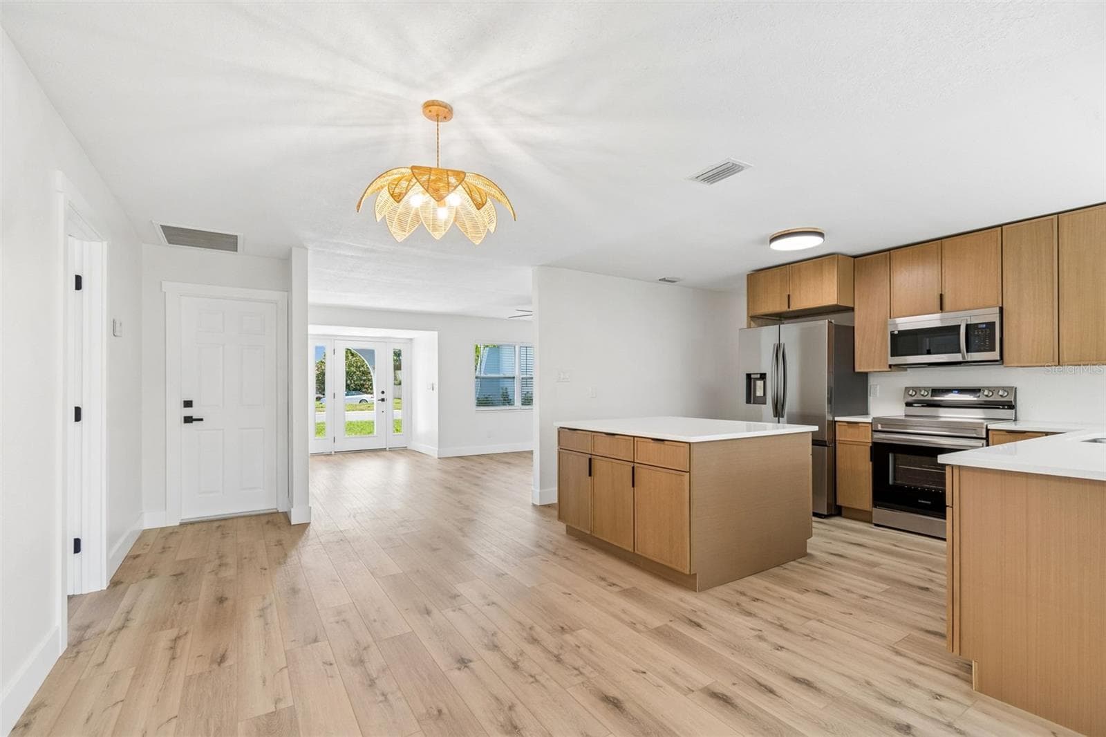 Single Family Residence at 1101 54TH AVE S, ST PETERSBURG, photo 19 of 89