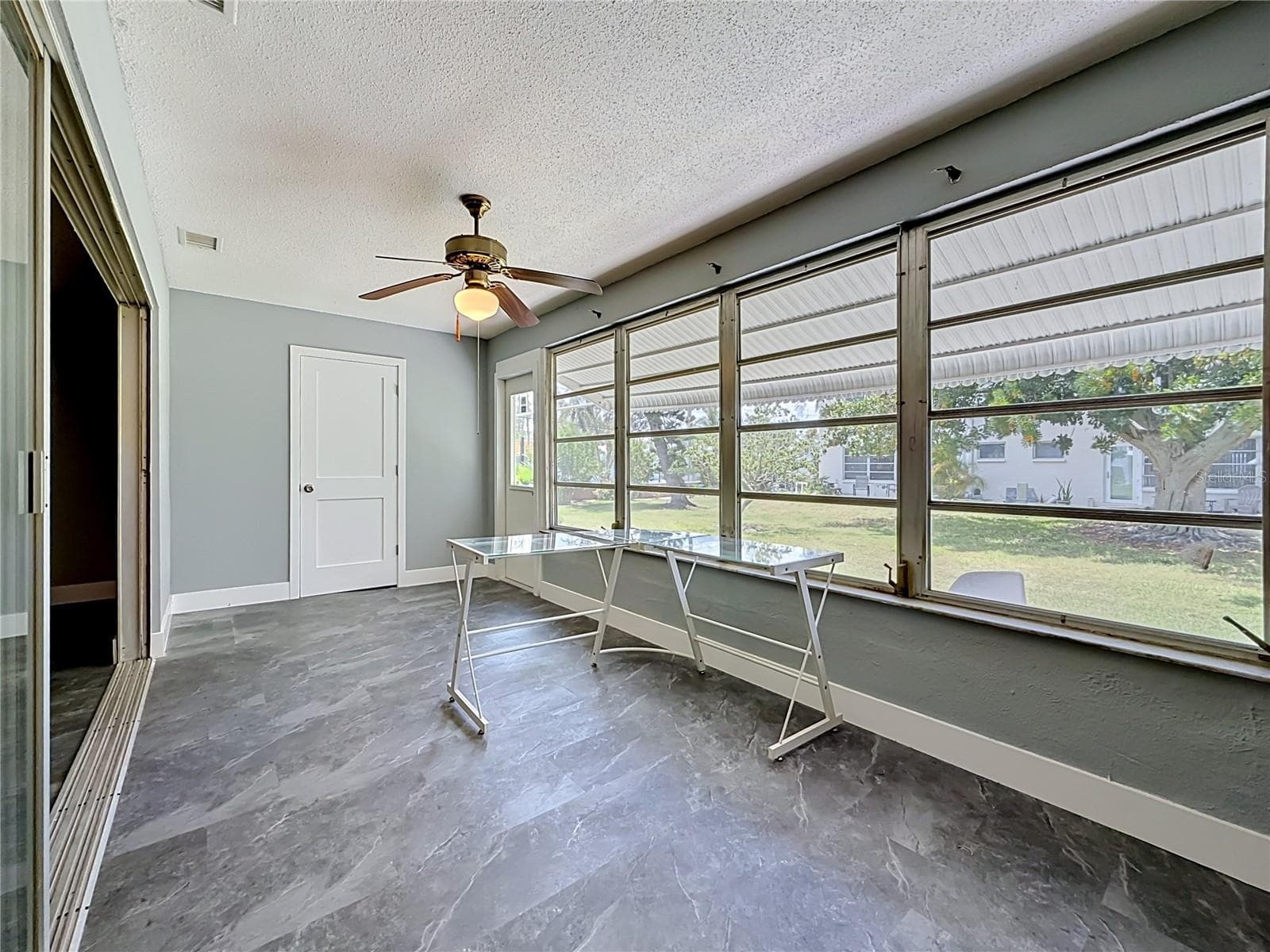Sunroom/Florida Room - 3018 59TH ST S #102, GULFPORT