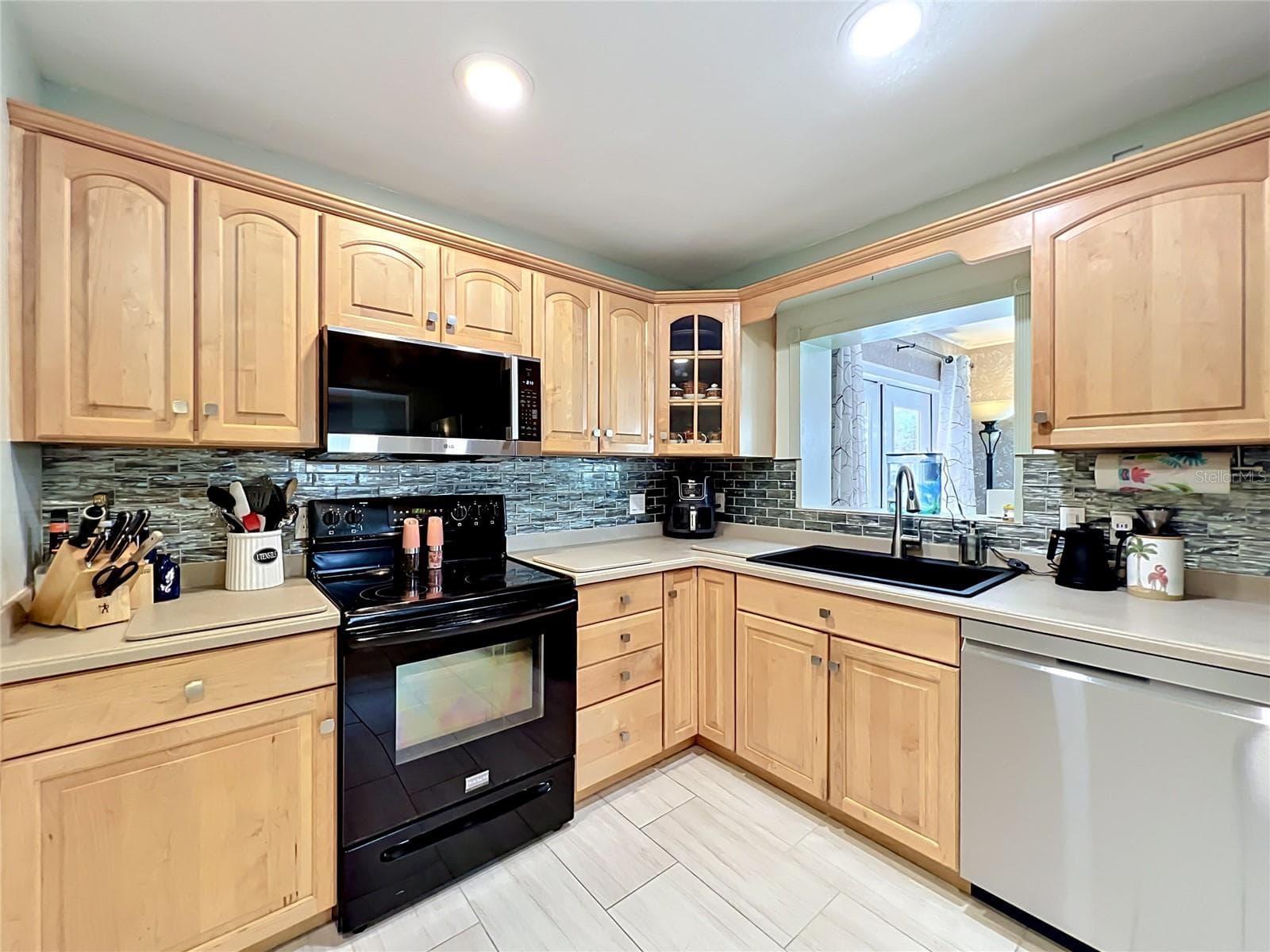 Single Family Residence at 2806 VINE ST, ORLANDO, photo 14 of 67