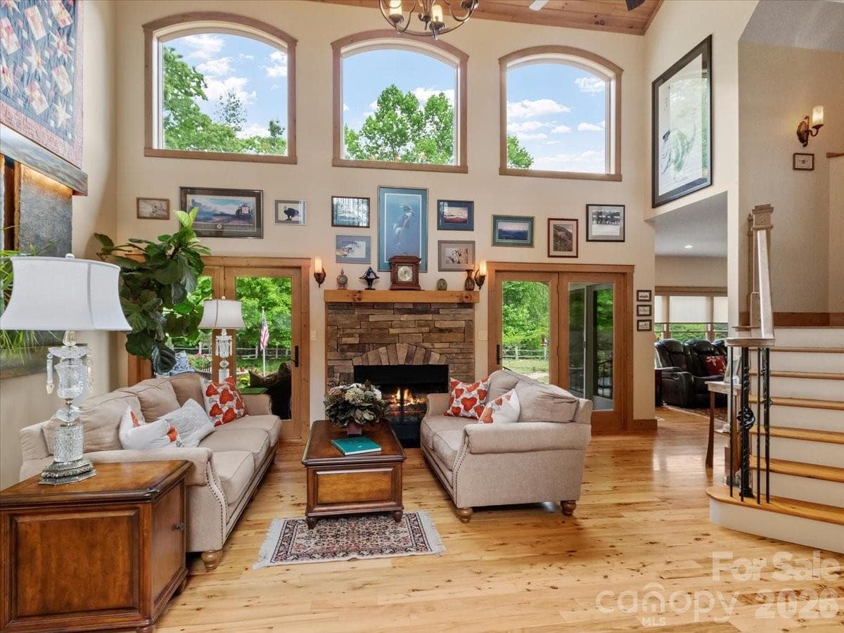 Great room - 750 Barebridge Drive, Burnsville