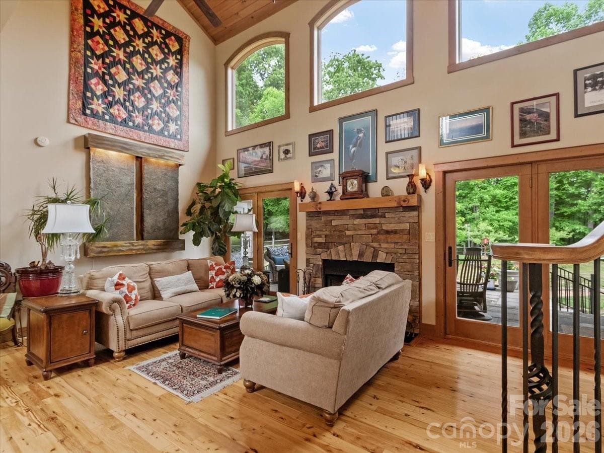 Single Family Residence at 750 Barebridge Drive, Burnsville, photo 6 of 47
