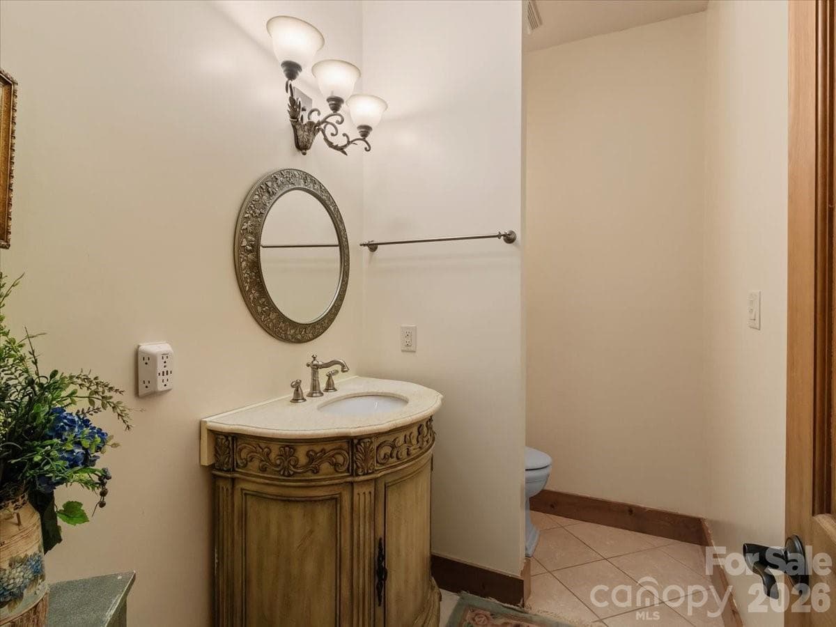 Half bath on main level - 750 Barebridge Drive, Burnsville
