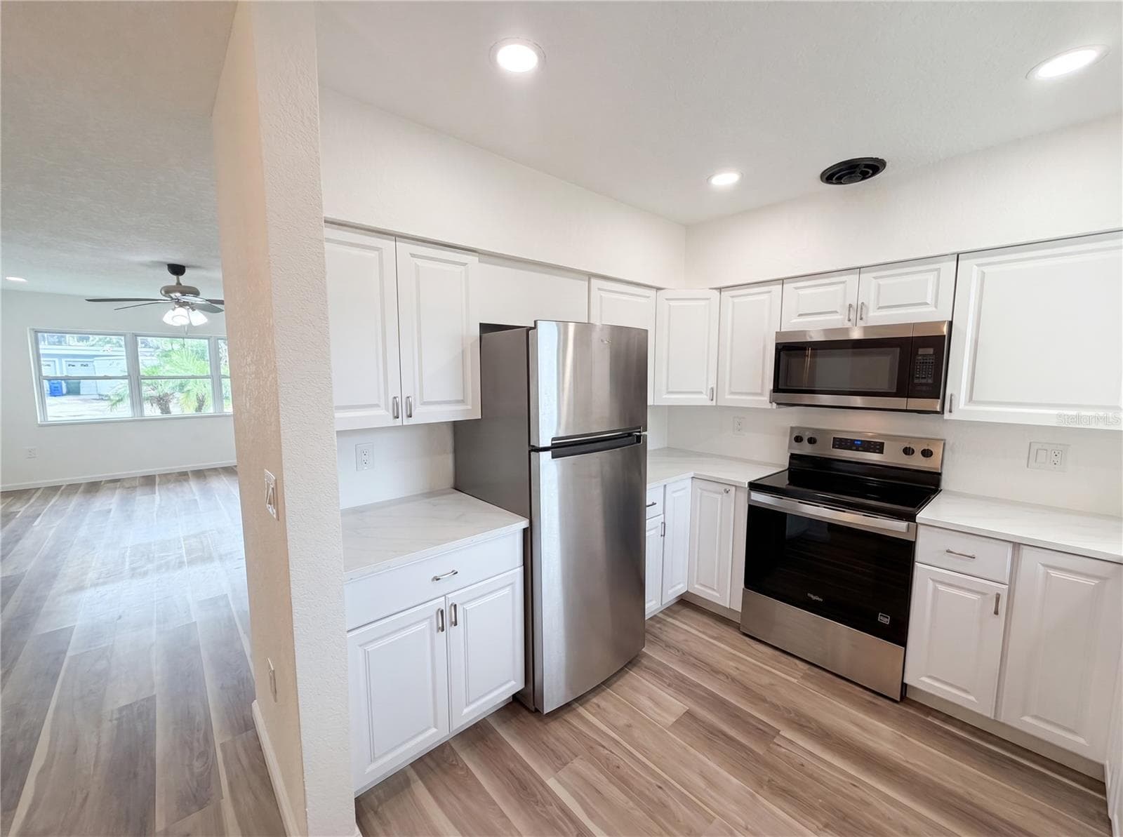 Single Family Residence at 567 BAYWOOD DR N, DUNEDIN, photo 7 of 19