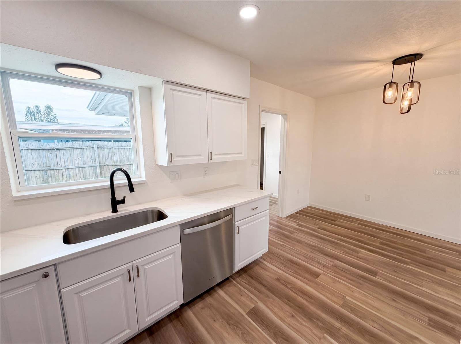 Single Family Residence at 567 BAYWOOD DR N, DUNEDIN, photo 9 of 19