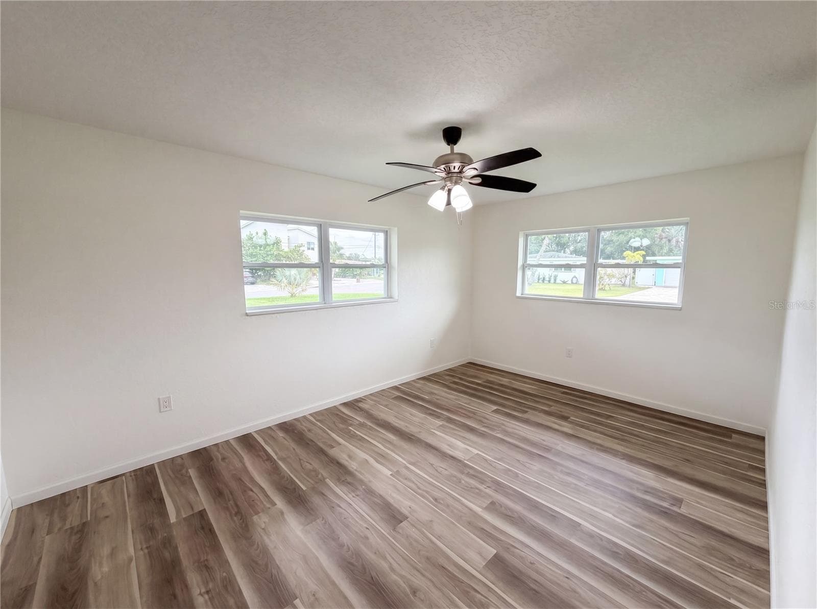 Single Family Residence at 567 BAYWOOD DR N, DUNEDIN, photo 10 of 19