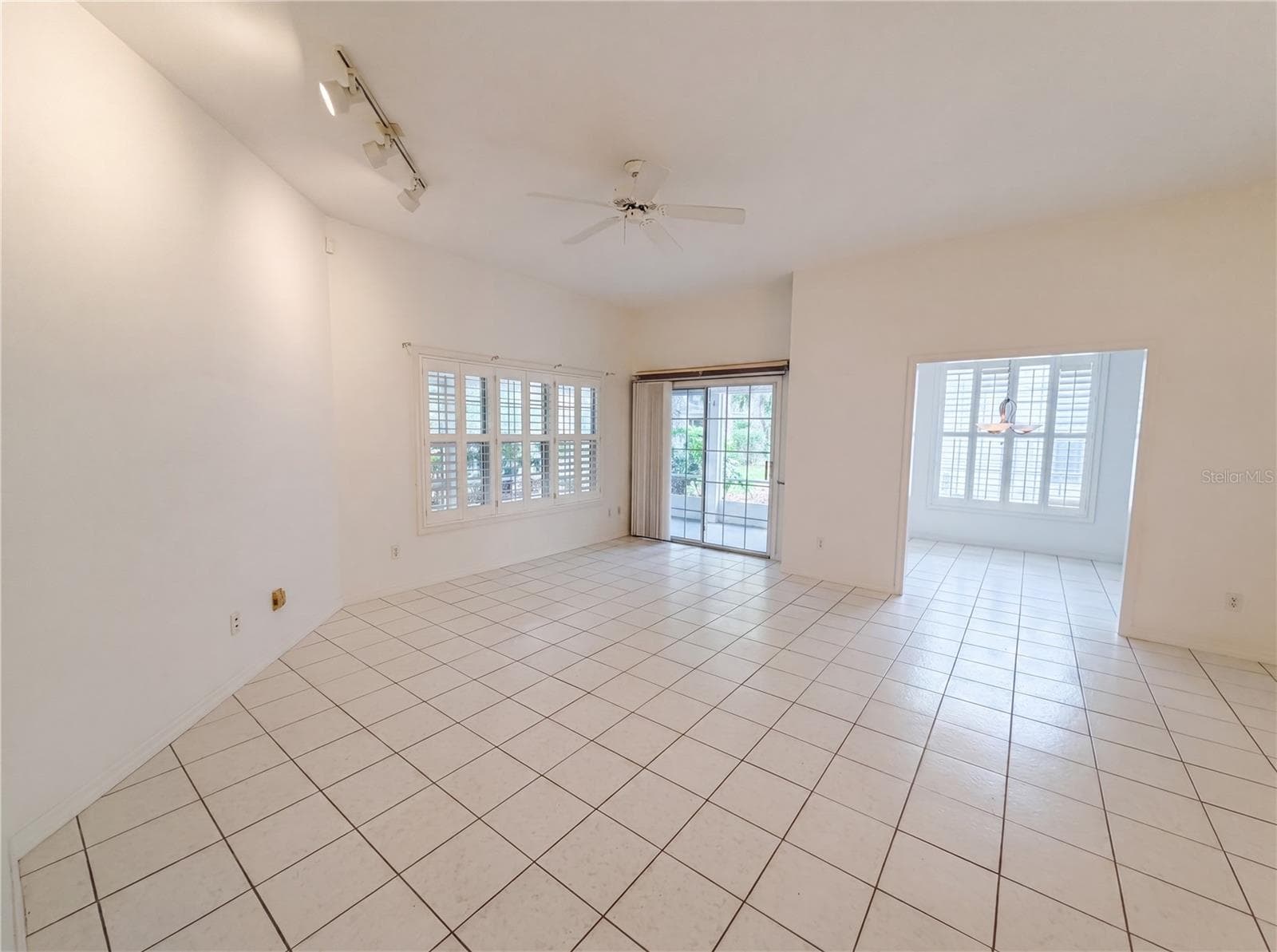 Single Family Residence at 3319 NEWBLISS CIR, ORMOND BEACH, photo 3 of 18