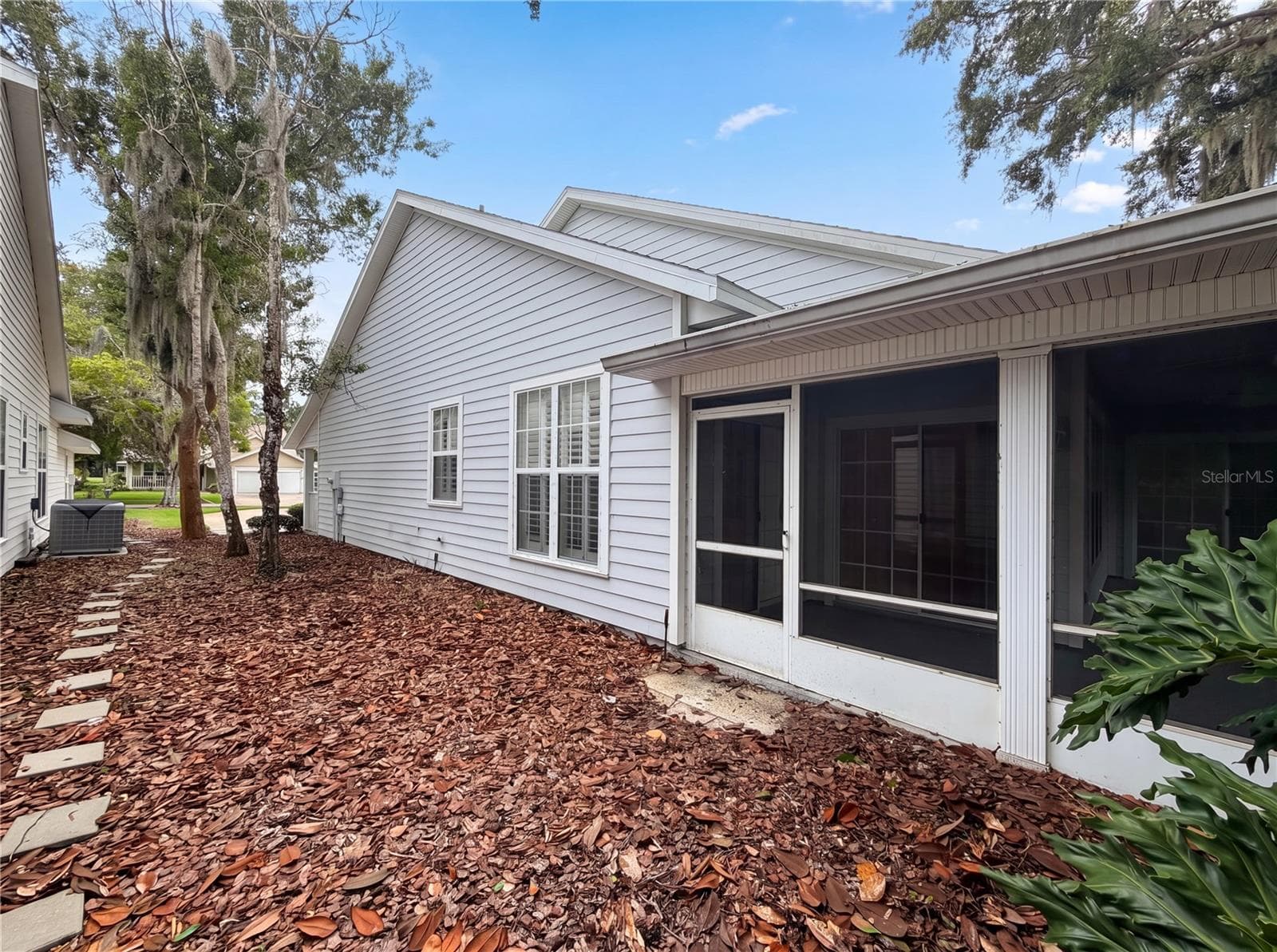 Single Family Residence at 3319 NEWBLISS CIR, ORMOND BEACH, photo 5 of 18