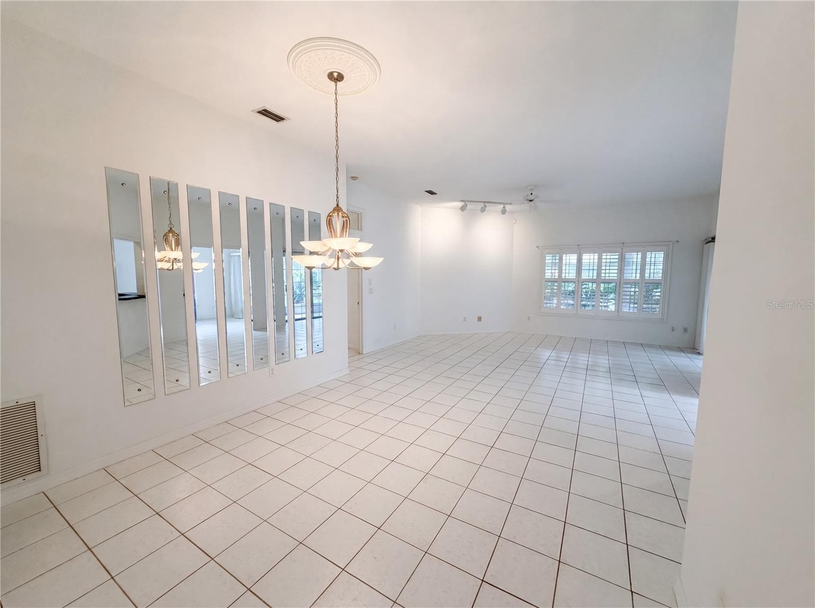 Single Family Residence at 3319 NEWBLISS CIR, ORMOND BEACH, photo 7 of 18