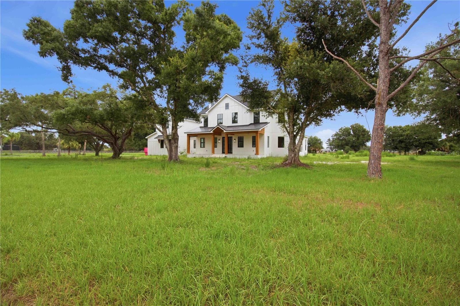 Single Family Residence at 639 OAKFORD RD, SARASOTA, photo 3 of 28