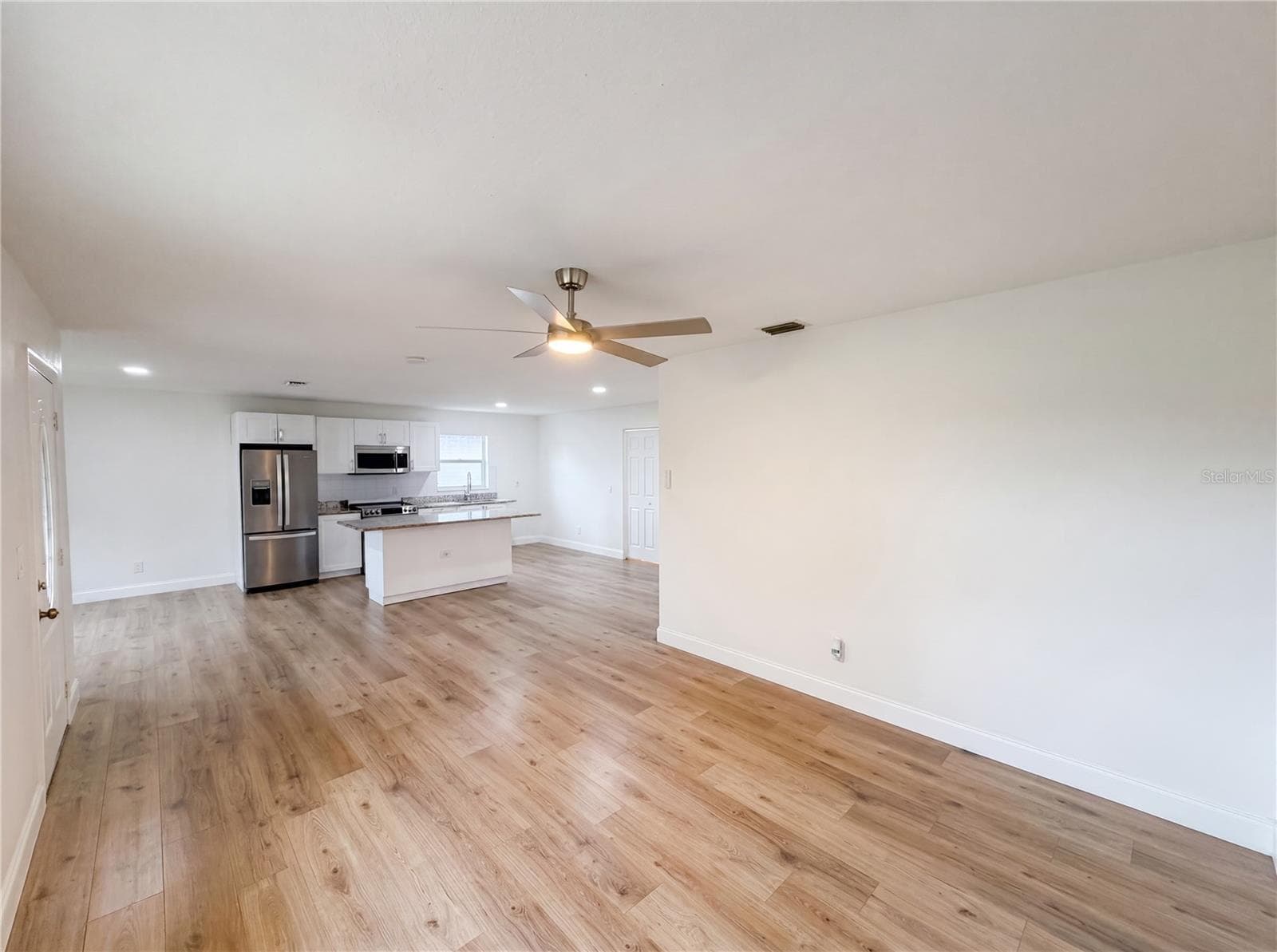 Single Family Residence at 845 40TH AVE S, ST PETERSBURG, photo 3 of 24